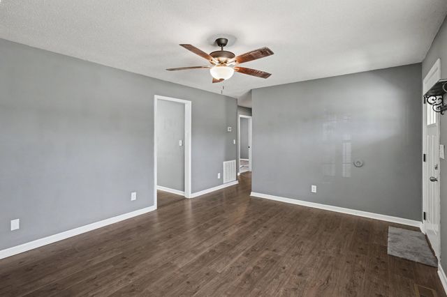 2650 Cummings Cir, Clarksville, TN 37042