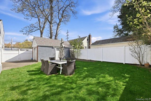 450 Linden Street, West Hempstead, NY 11552