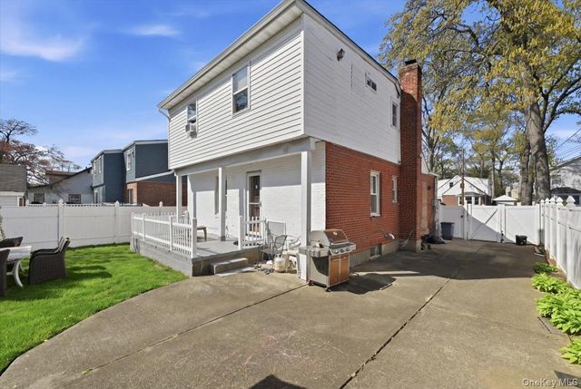 450 Linden Street, West Hempstead, NY 11552