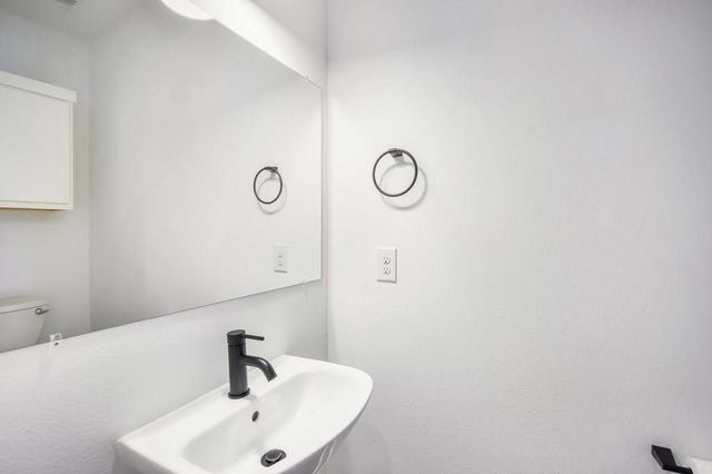 607 W Saint Johns Ave 2, Austin, TX 78752