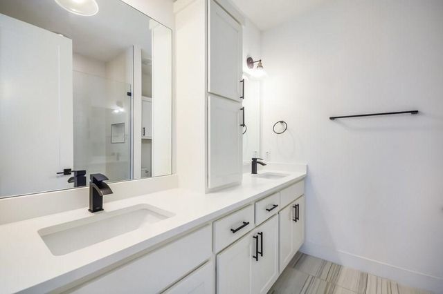 607 W Saint Johns Ave 2, Austin, TX 78752