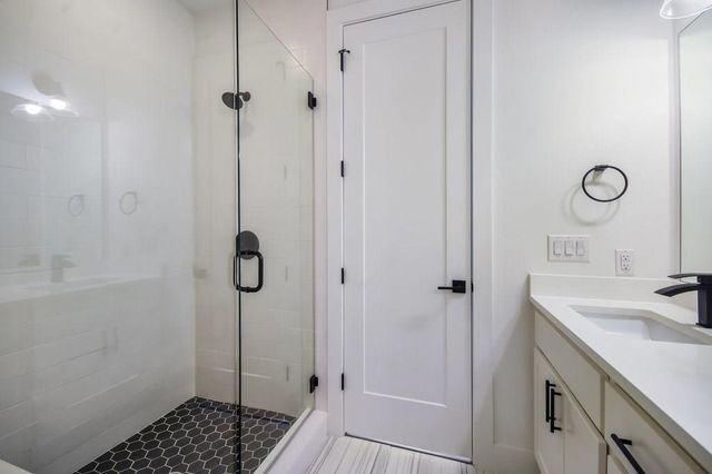 607 W Saint Johns Ave 2, Austin, TX 78752