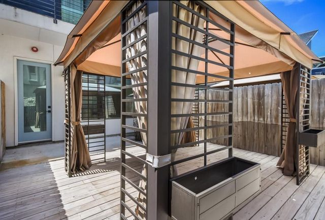 607 W Saint Johns Ave 2, Austin, TX 78752