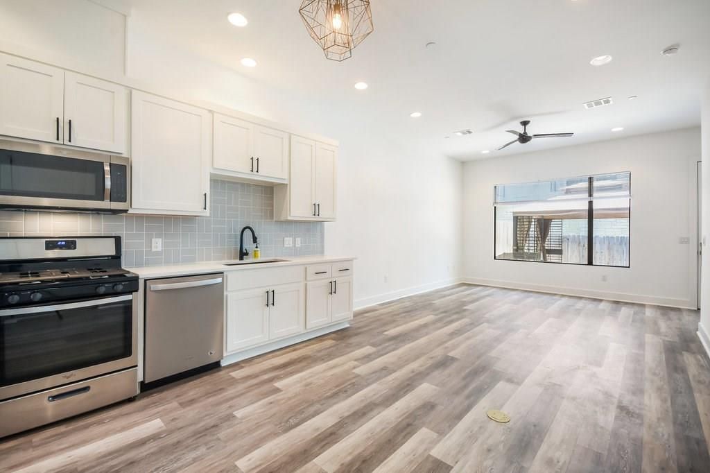 607 W Saint Johns Ave 2, Austin, TX 78752