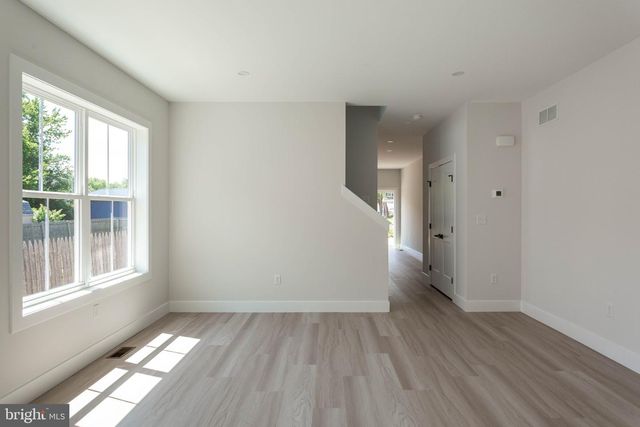 2 ARBUTUS AVE, New Castle, DE 19720