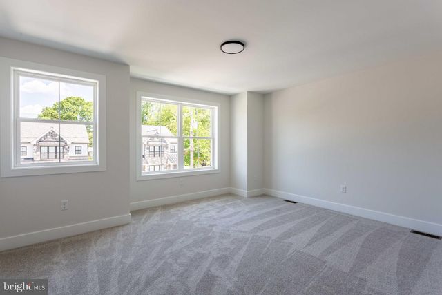 2 ARBUTUS AVE, New Castle, DE 19720