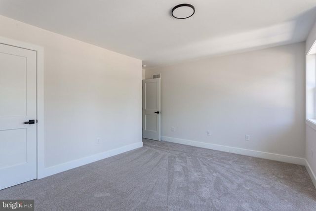 2 ARBUTUS AVE, New Castle, DE 19720