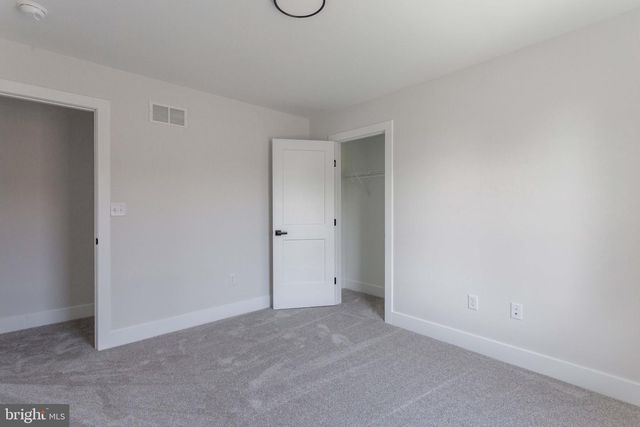 2 ARBUTUS AVE, New Castle, DE 19720