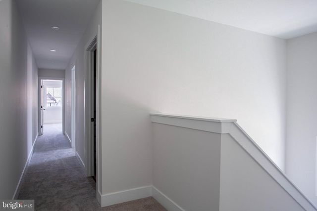 2 ARBUTUS AVE, New Castle, DE 19720