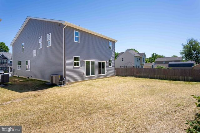 2 ARBUTUS AVE, New Castle, DE 19720