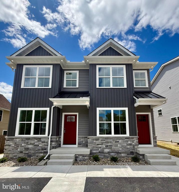 2 ARBUTUS AVE, New Castle, DE 19720