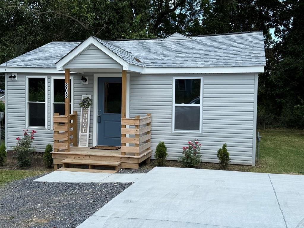 303 Janice Street, Dalton, GA 30721