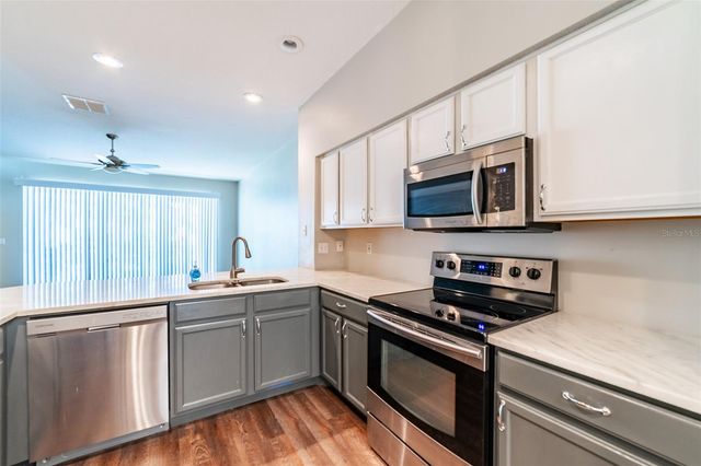 10420 MULLIGAN COURT, Tampa, FL 33647