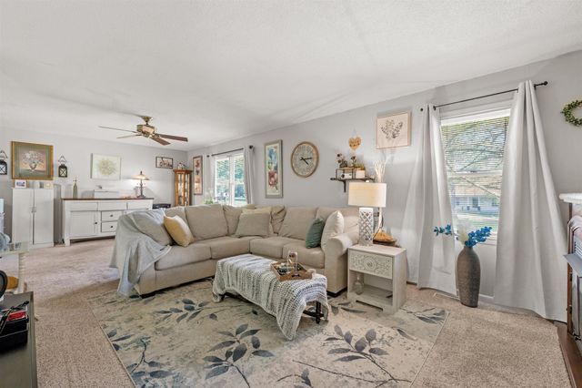 601 Courthouse View St, Lafayette, TN 37083