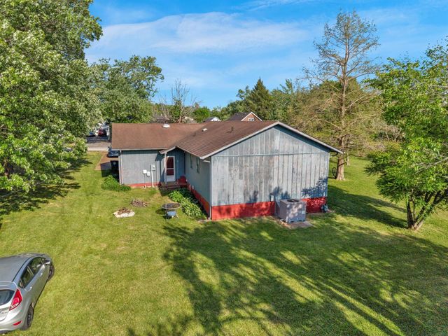 601 Courthouse View St, Lafayette, TN 37083