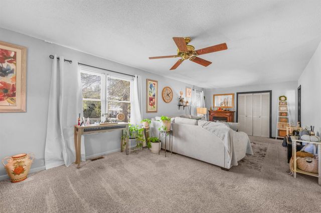 601 Courthouse View St, Lafayette, TN 37083