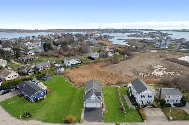 18 STARFISH Drive, Narragansett, RI 02882