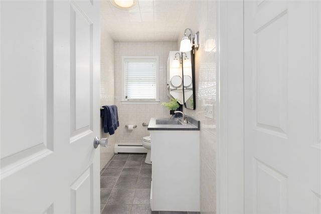 18 STARFISH Drive, Narragansett, RI 02882