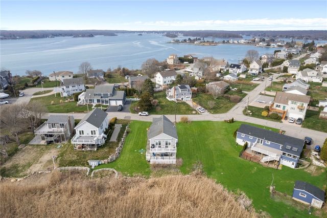 18 STARFISH Drive, Narragansett, RI 02882