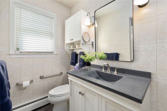 18 STARFISH Drive, Narragansett, RI 02882