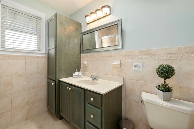 18 STARFISH Drive, Narragansett, RI 02882
