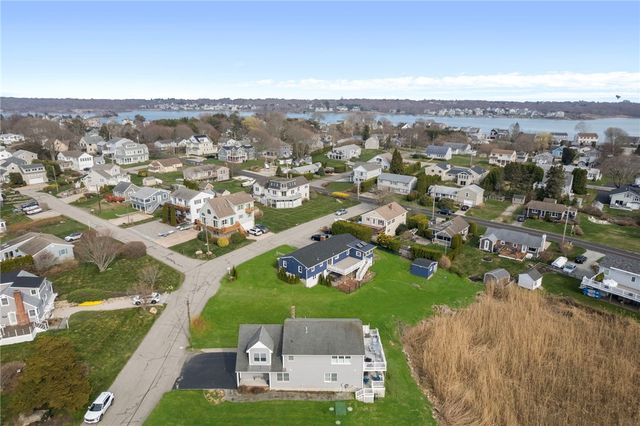18 STARFISH Drive, Narragansett, RI 02882