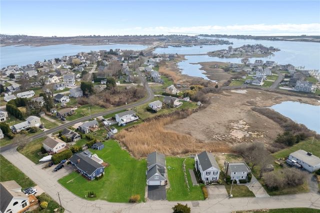 18 STARFISH Drive, Narragansett, RI 02882