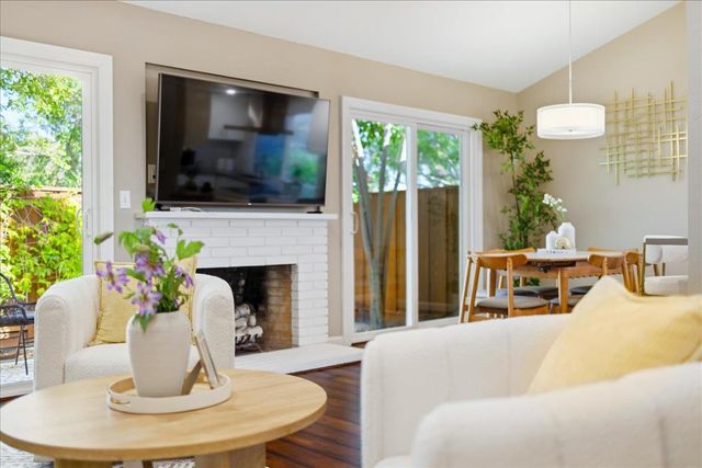 20052 Northcrest Square, Cupertino, CA 95014