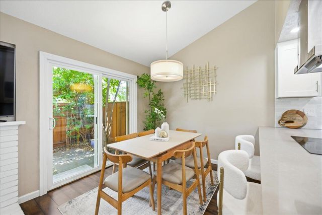 20052 Northcrest Square, Cupertino, CA 95014