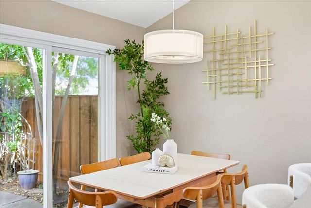 20052 Northcrest Square, Cupertino, CA 95014