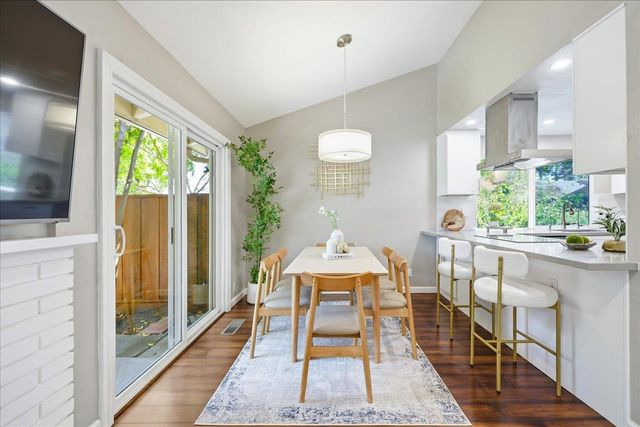 20052 Northcrest Square, Cupertino, CA 95014