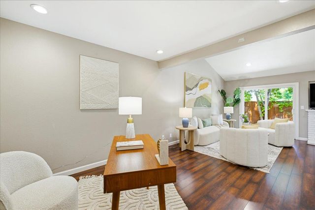 20052 Northcrest Square, Cupertino, CA 95014