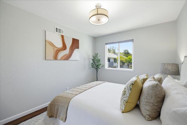 20052 Northcrest Square, Cupertino, CA 95014