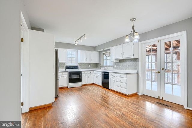 262 HUNTERS RIDGE RD, Lutherville Timonium, MD 21093