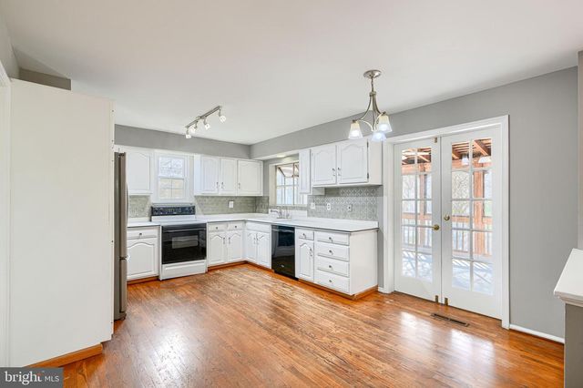 262 HUNTERS RIDGE RD, Lutherville Timonium, MD 21093