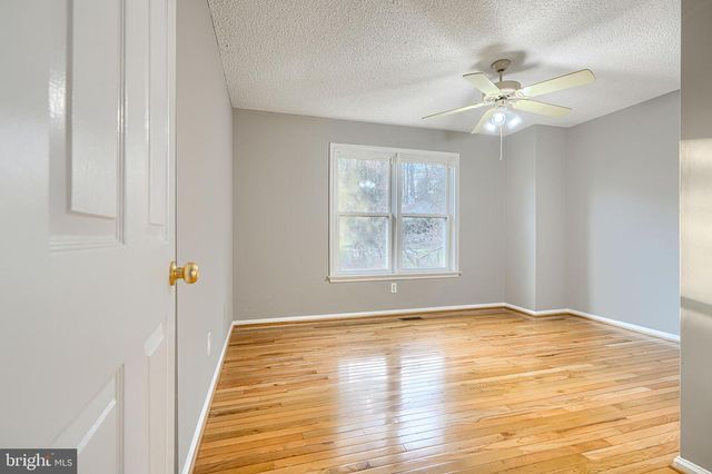 262 HUNTERS RIDGE RD, Lutherville Timonium, MD 21093