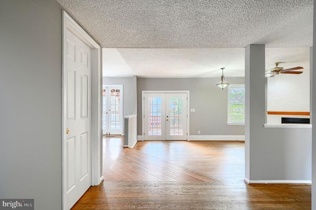 262 HUNTERS RIDGE RD, Lutherville Timonium, MD 21093