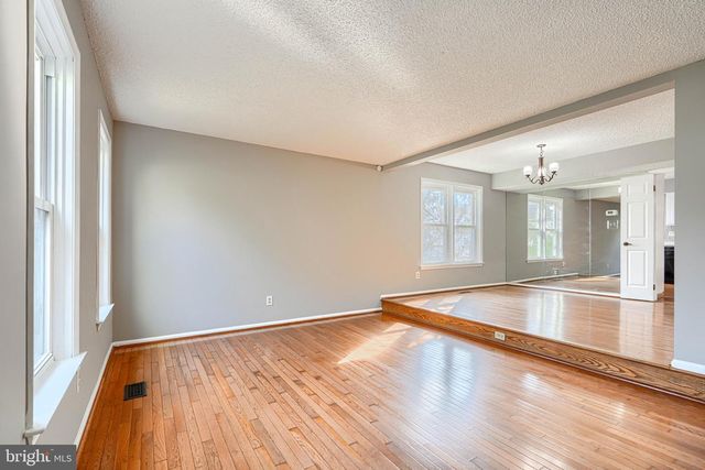 262 HUNTERS RIDGE RD, Lutherville Timonium, MD 21093