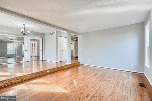 262 HUNTERS RIDGE RD, Lutherville Timonium, MD 21093