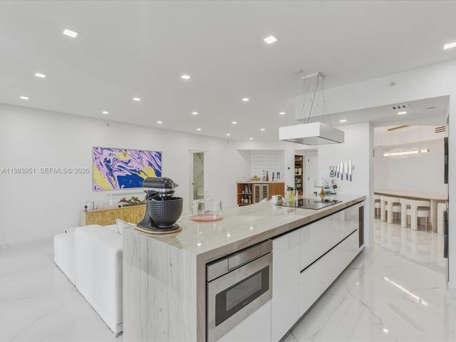 3000 Island Blvd 1501, Aventura, FL 33160