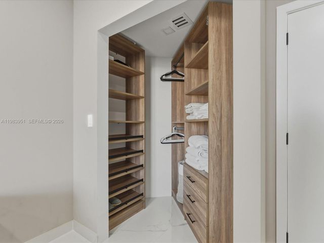 3000 Island Blvd 1501, Aventura, FL 33160