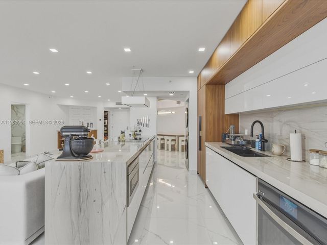 3000 Island Blvd 1501, Aventura, FL 33160