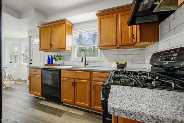 3454 Monticello Boulevard, Cleveland Heights, OH 44121