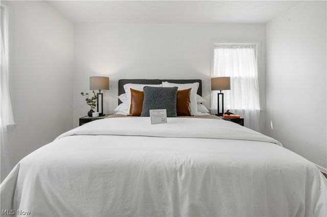 3454 Monticello Boulevard, Cleveland Heights, OH 44121