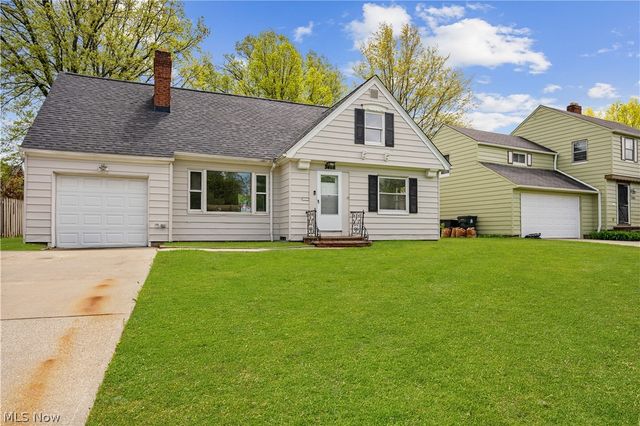 3454 Monticello Boulevard, Cleveland Heights, OH 44121