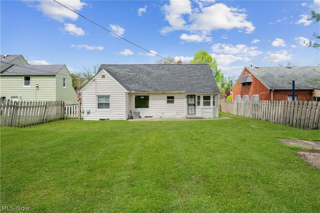 3454 Monticello Boulevard, Cleveland Heights, OH 44121