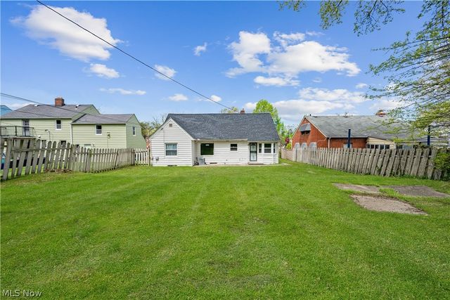 3454 Monticello Boulevard, Cleveland Heights, OH 44121