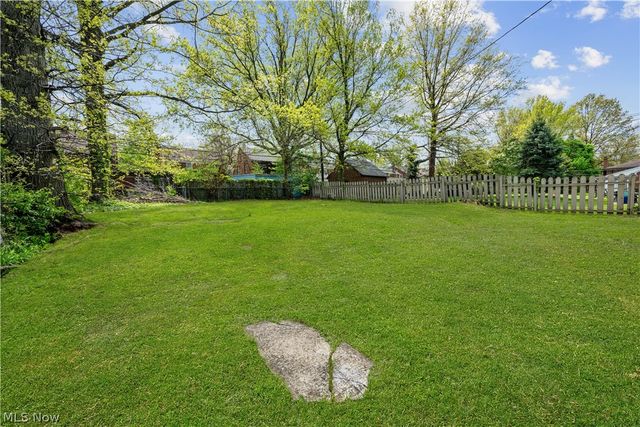 3454 Monticello Boulevard, Cleveland Heights, OH 44121