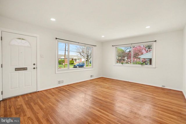 48 KENSINGTON DR, Camp Hill, PA 17011