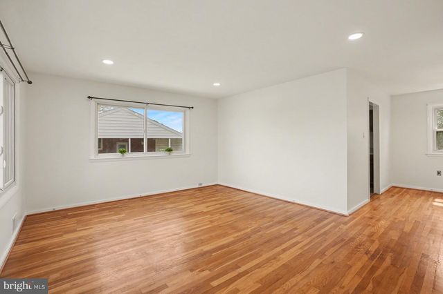 48 KENSINGTON DR, Camp Hill, PA 17011